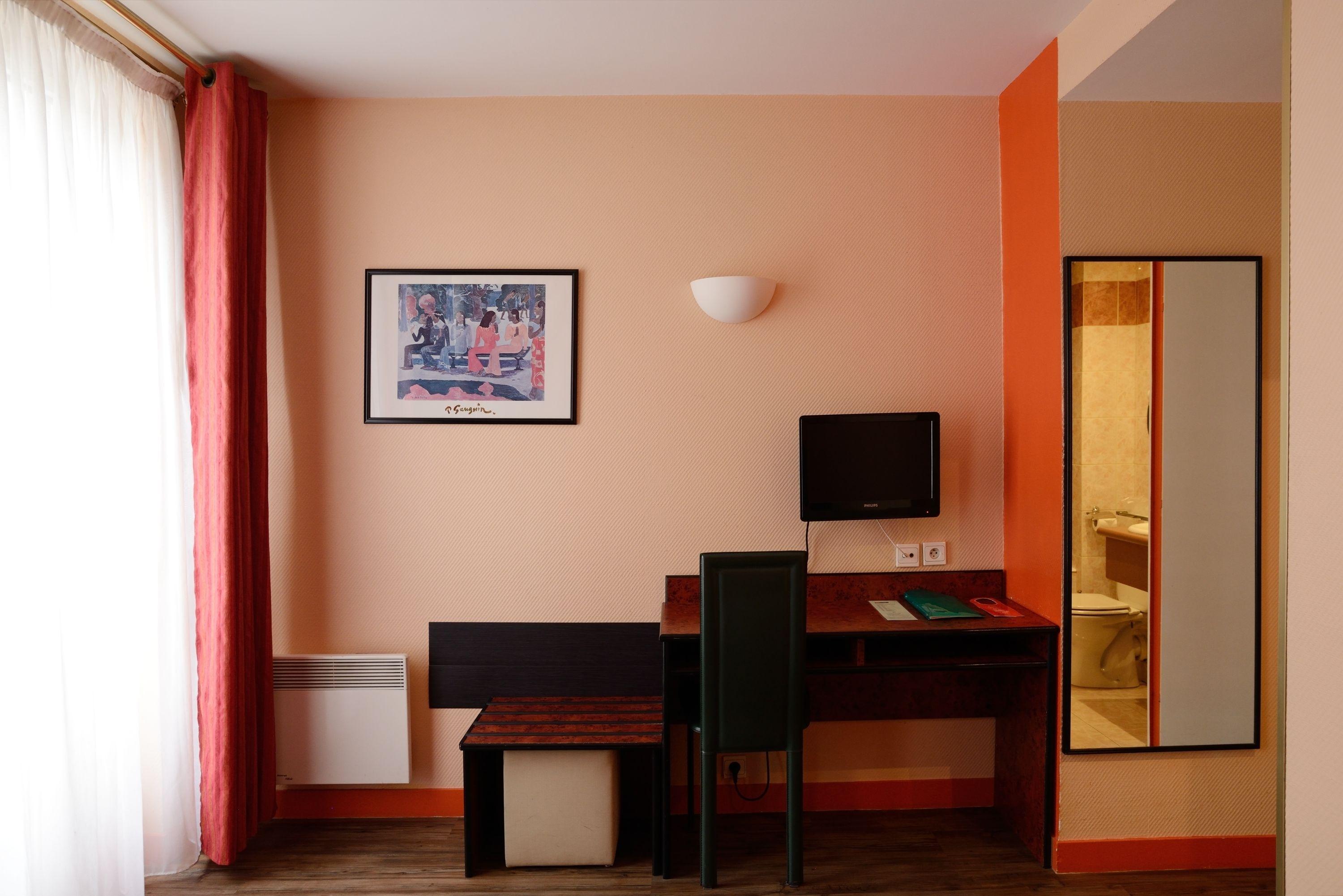 Hotel Pierre Nicole Paris