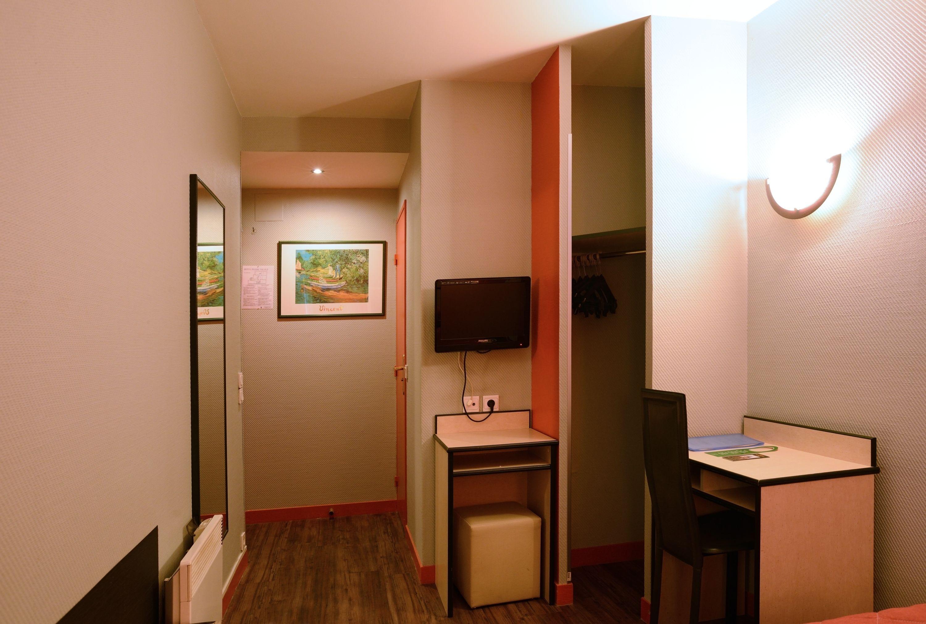 Pierre Nicole Hotel 2*