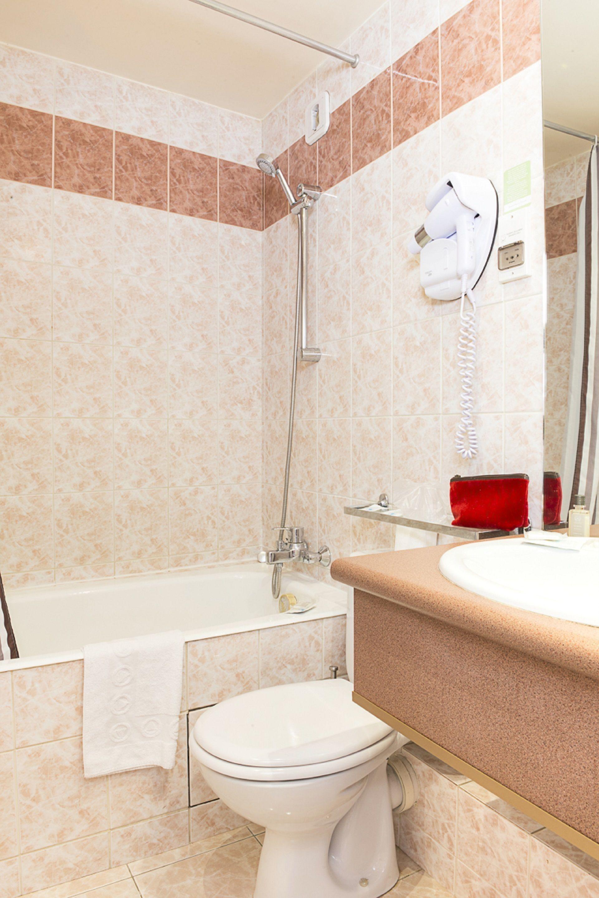 Pierre Nicole Hotel 2*
