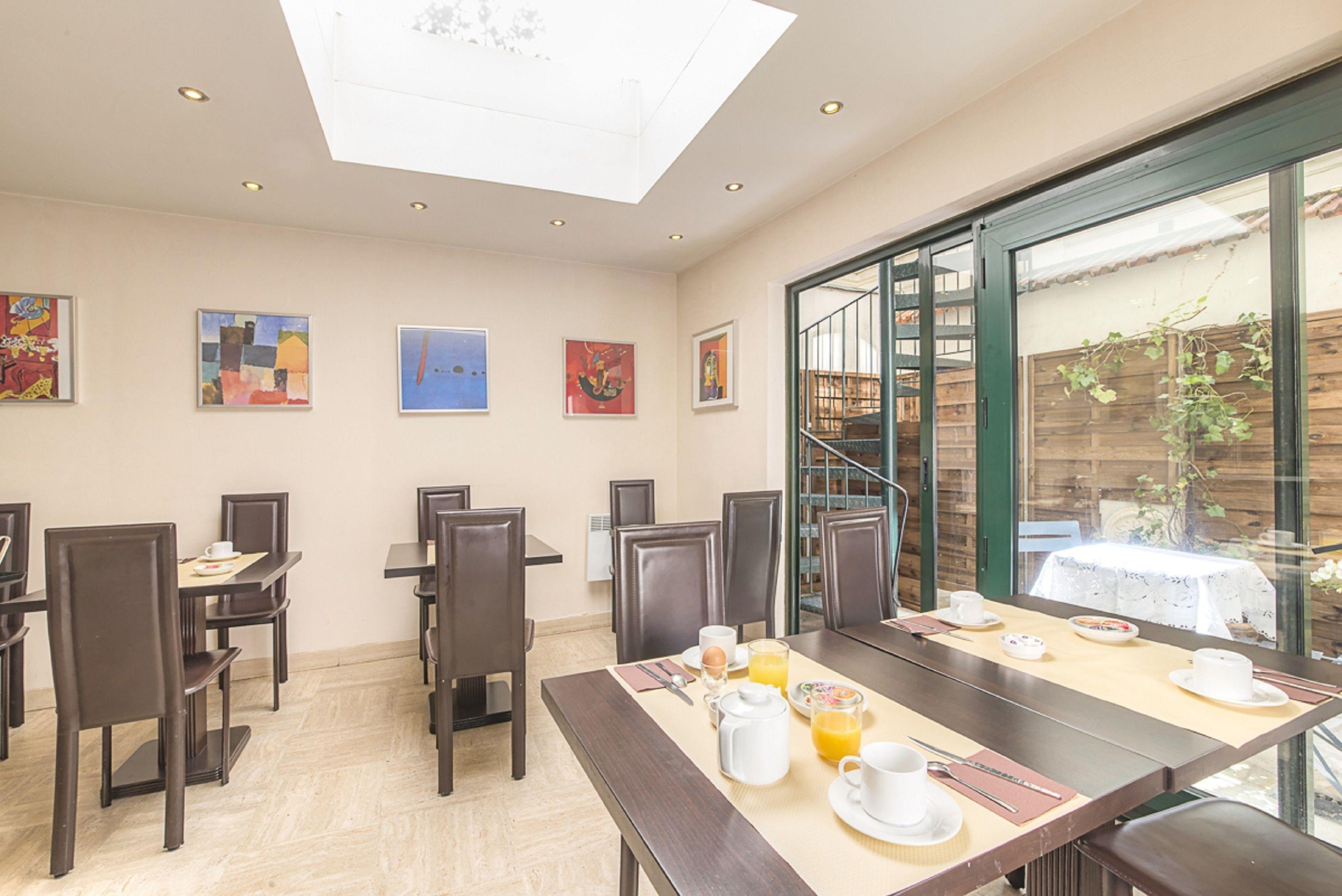 Pierre Nicole Hotel 2*