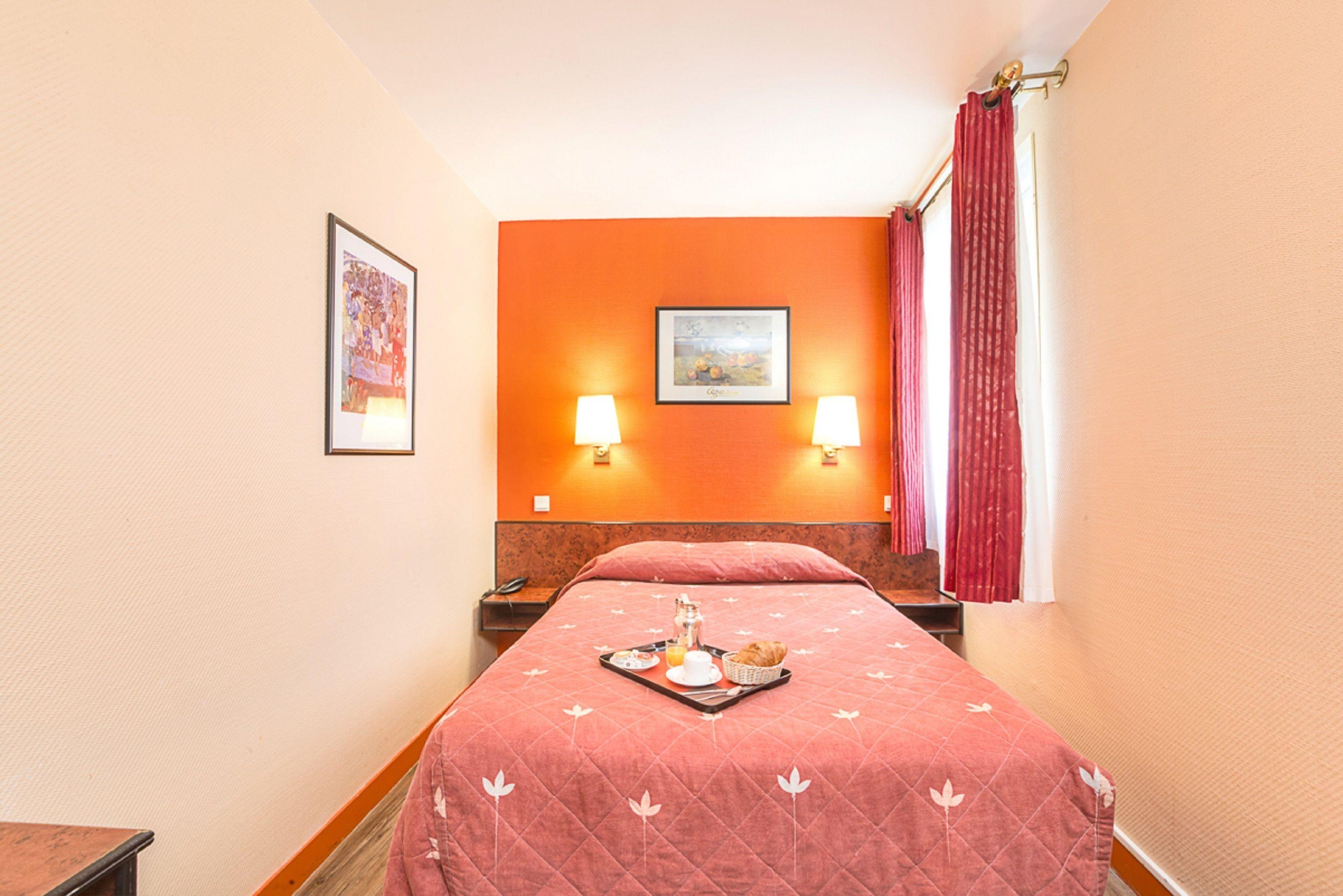 Pierre Nicole Hotel 2*