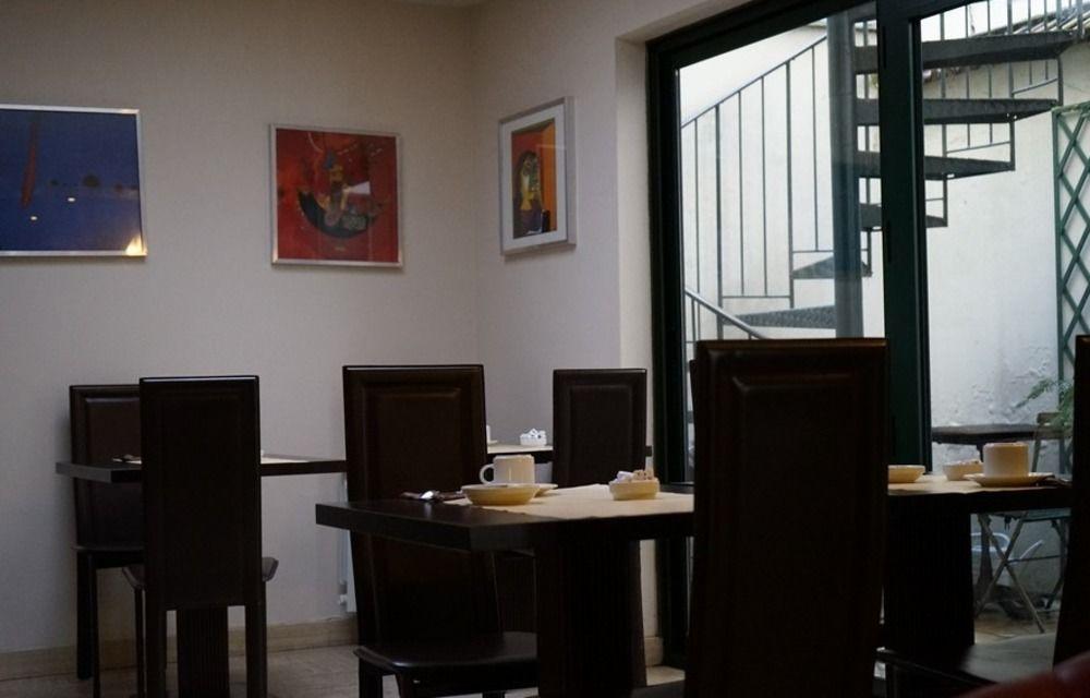 Hotel Pierre Nicole 2*